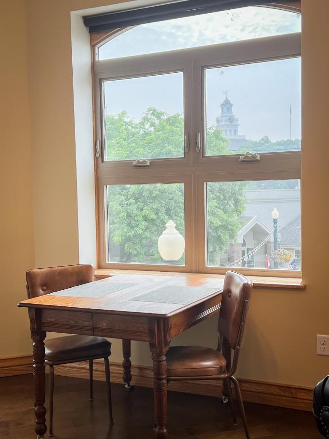 Goldfinch Suites Elkader エクステリア 写真