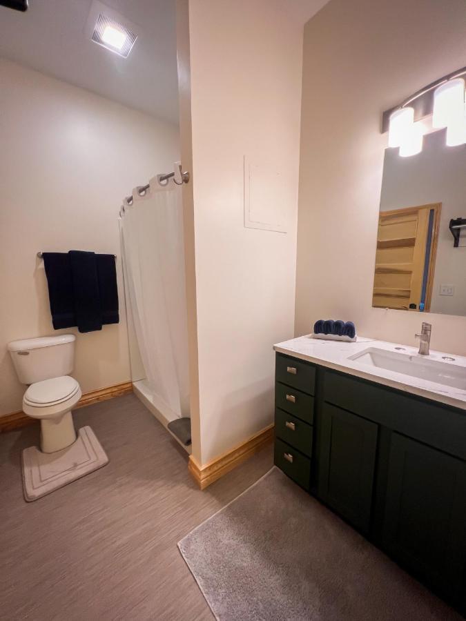 Goldfinch Suites Elkader エクステリア 写真