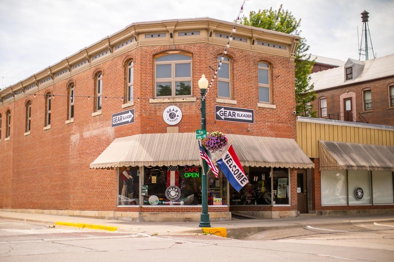 Goldfinch Suites Elkader エクステリア 写真