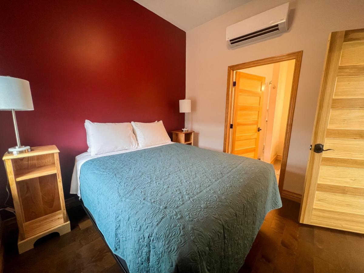 Goldfinch Suites Elkader エクステリア 写真