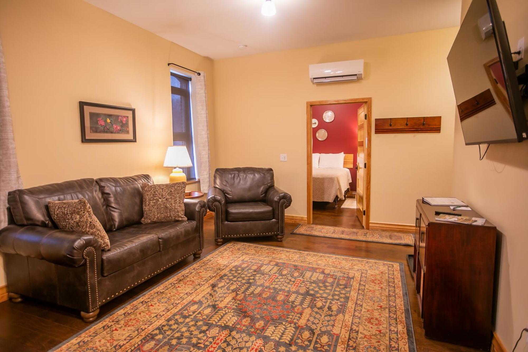 Goldfinch Suites Elkader エクステリア 写真