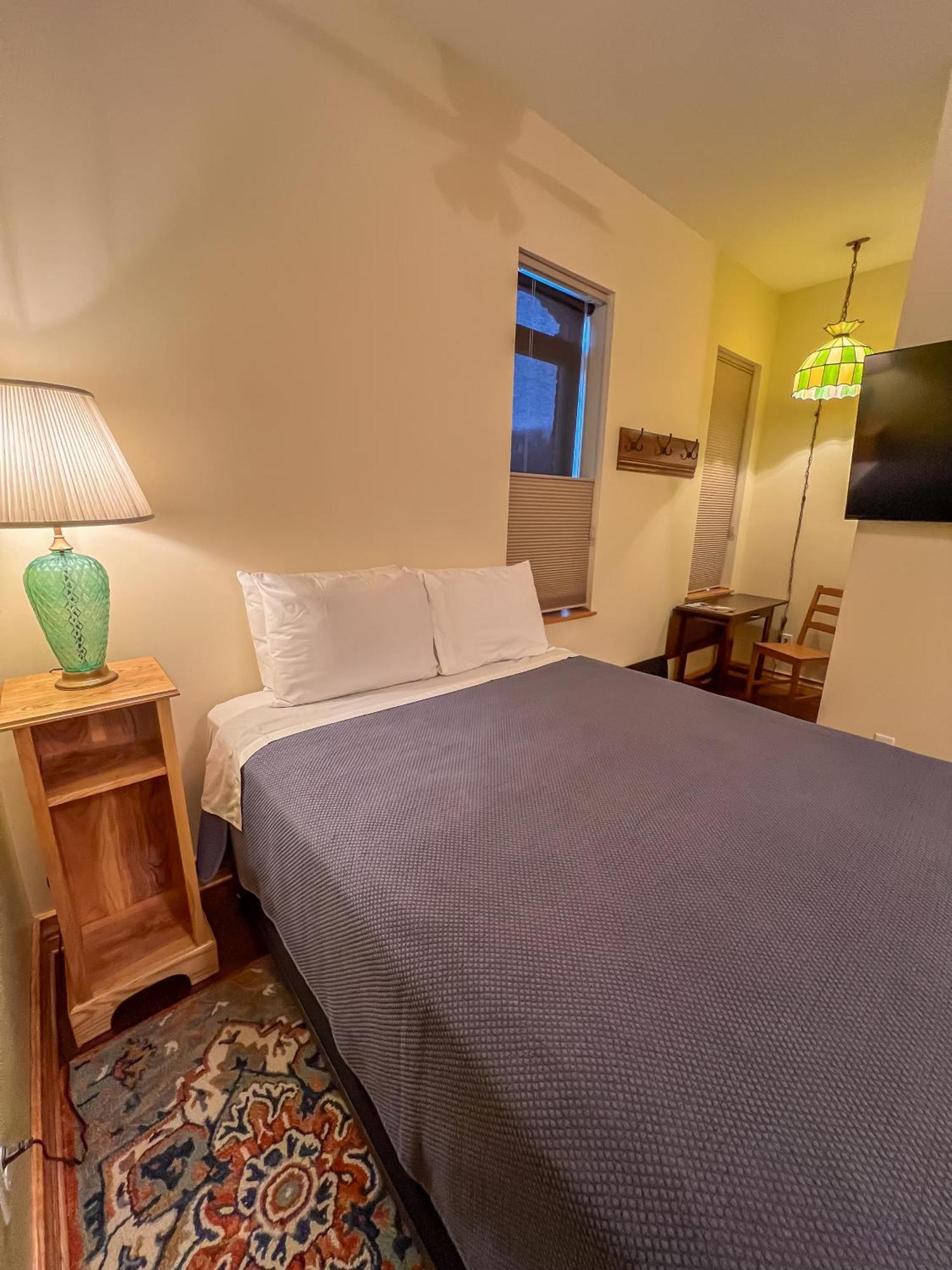 Goldfinch Suites Elkader エクステリア 写真